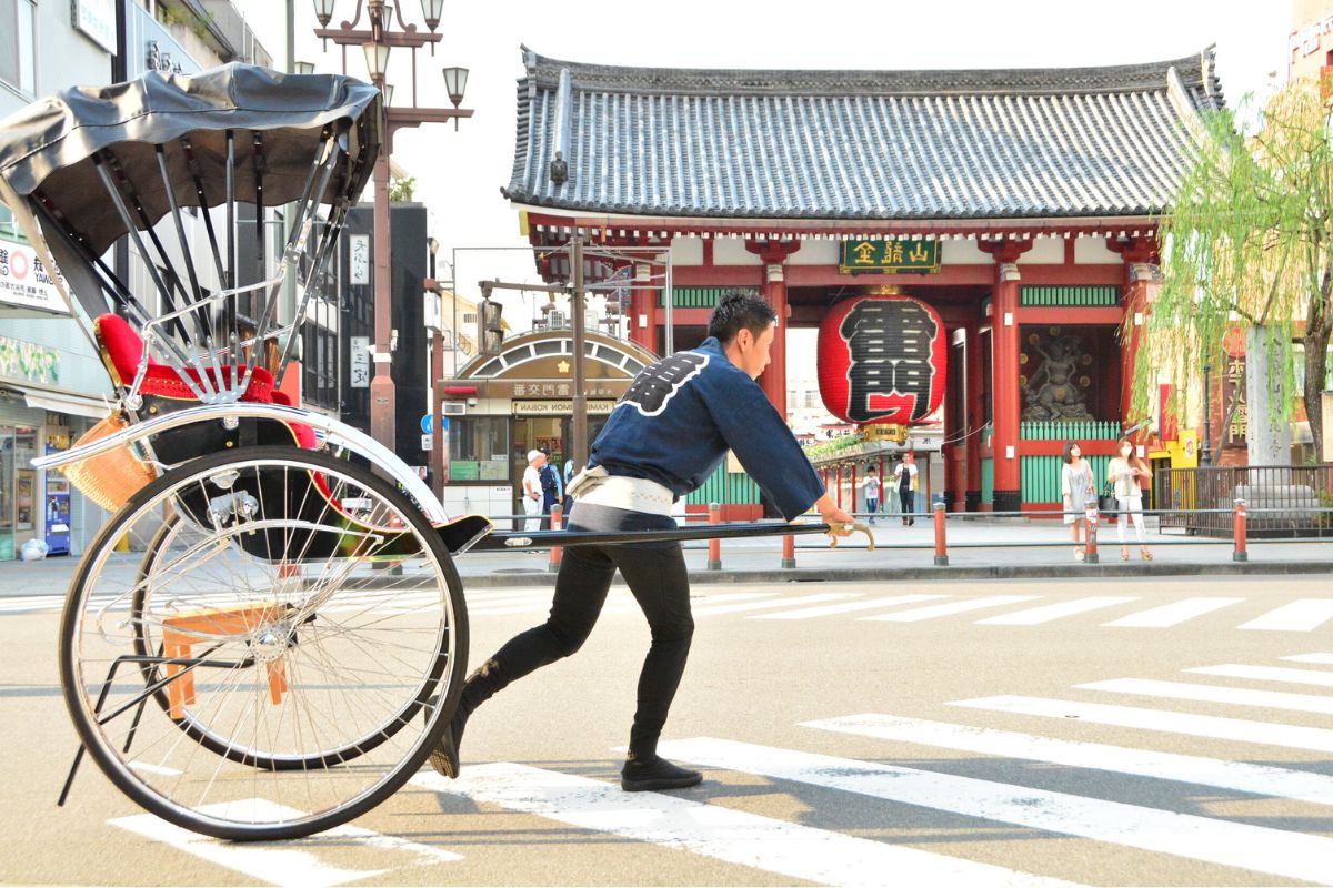 Asakusa ↔ Ueno Local Shuttle